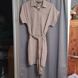 Sharagano front zip belted dress size 4